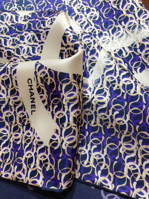 Chanel silk scarf 90X90cm E16 (8)